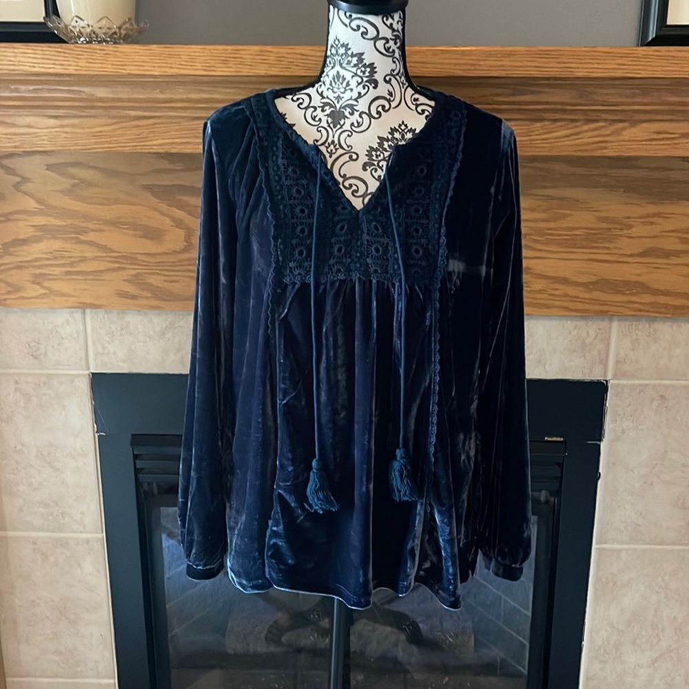 💗3/$12💗 NWT re Creation Women’s Lace Detail Boho Top With Tassels